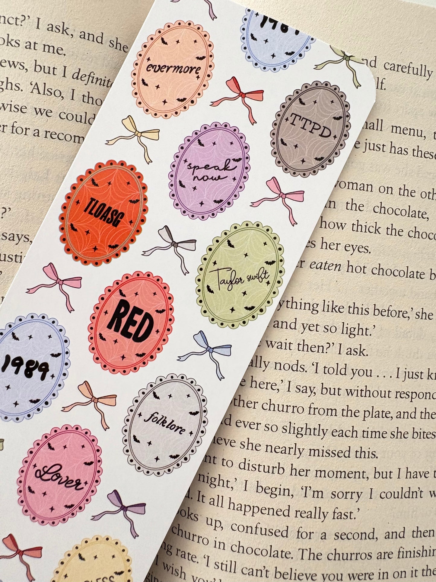 Halloween TS bookmark, Swíftie bookmark