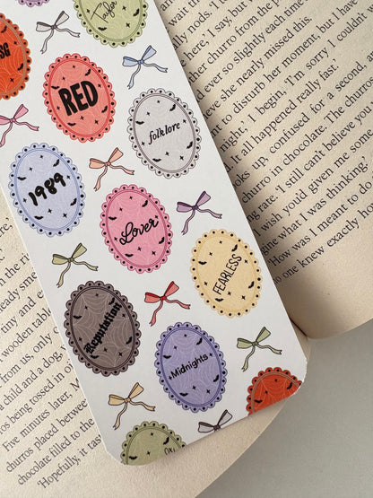 Halloween TS bookmark, Swíftie bookmark