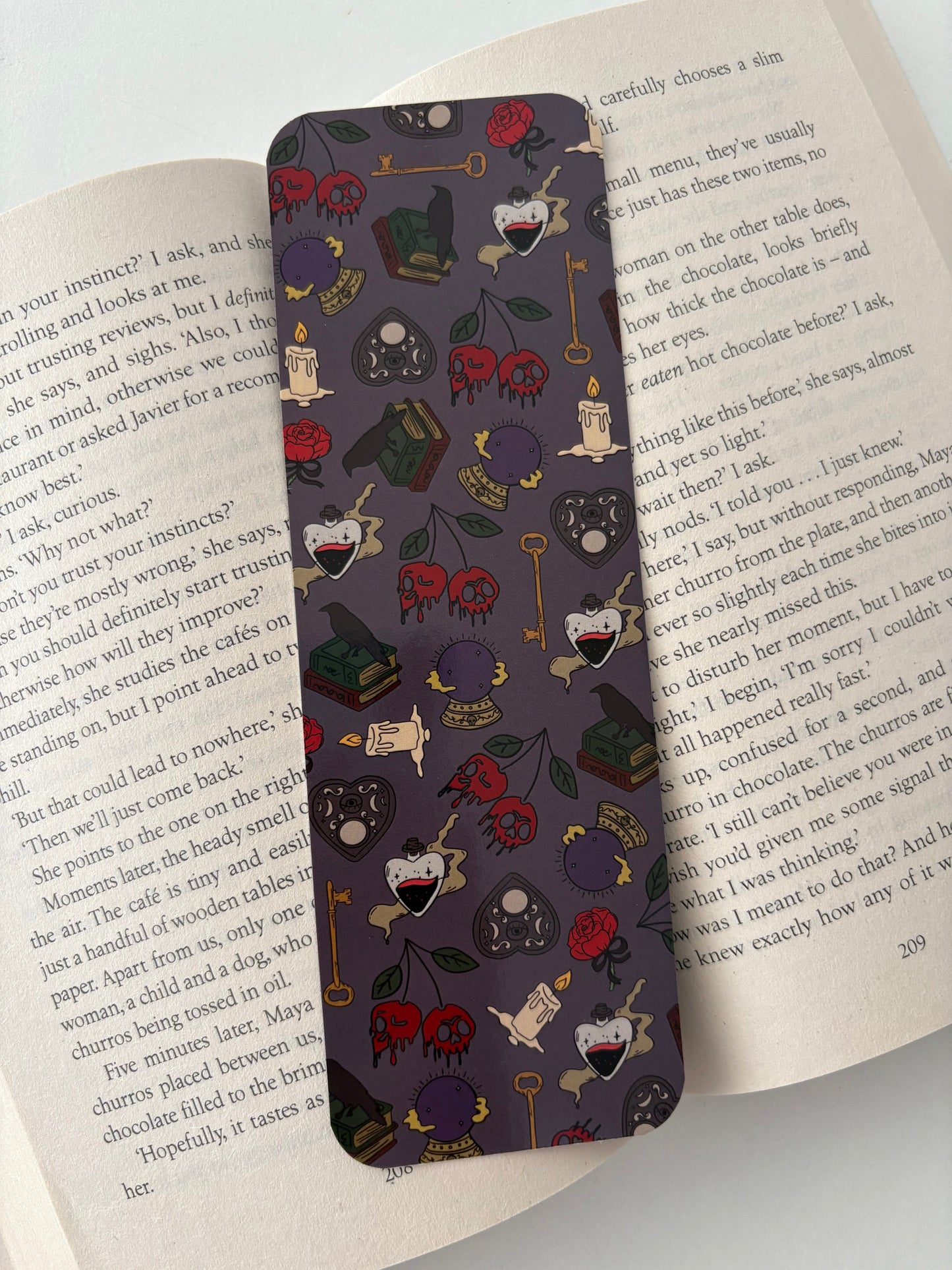 Gothic Romance Reader bookmark, Gothic pattern bookmark
